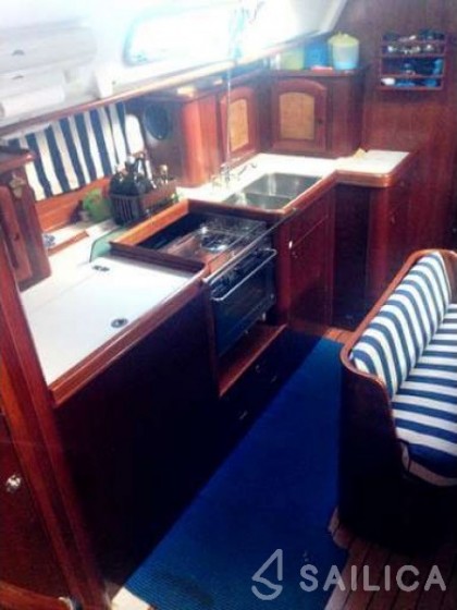 Oceanis 41.1 - Yacht Charter Sailica