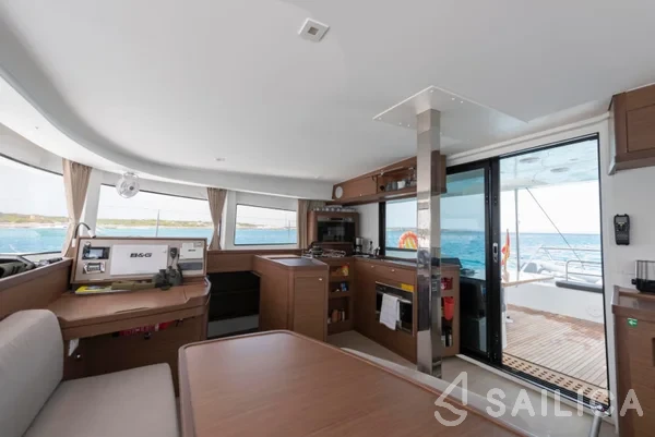 Lagoon 42 - Yacht Charter Sailica