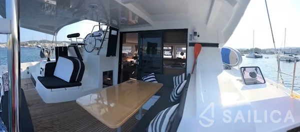 Lagoon 42 - Yacht Charter Sailica