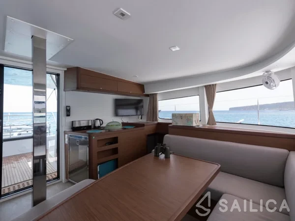 Lagoon 42 - Yacht Charter Sailica