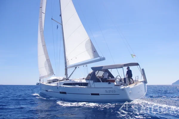 Dufour 460 GL - Yacht Charter Sailica