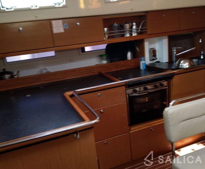 Bavaria 45 Cruiser - Yacht Charter Sailica