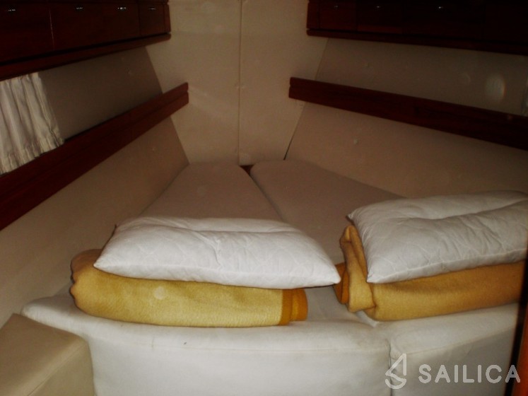 Bavaria 39 Cruiser - Yacht Charter Sailica