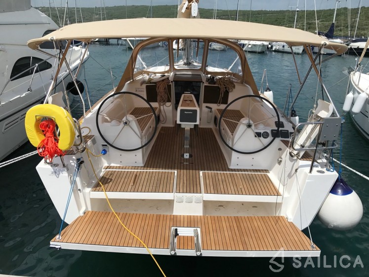 Dufour 382 GL - Yacht Charter Sailica