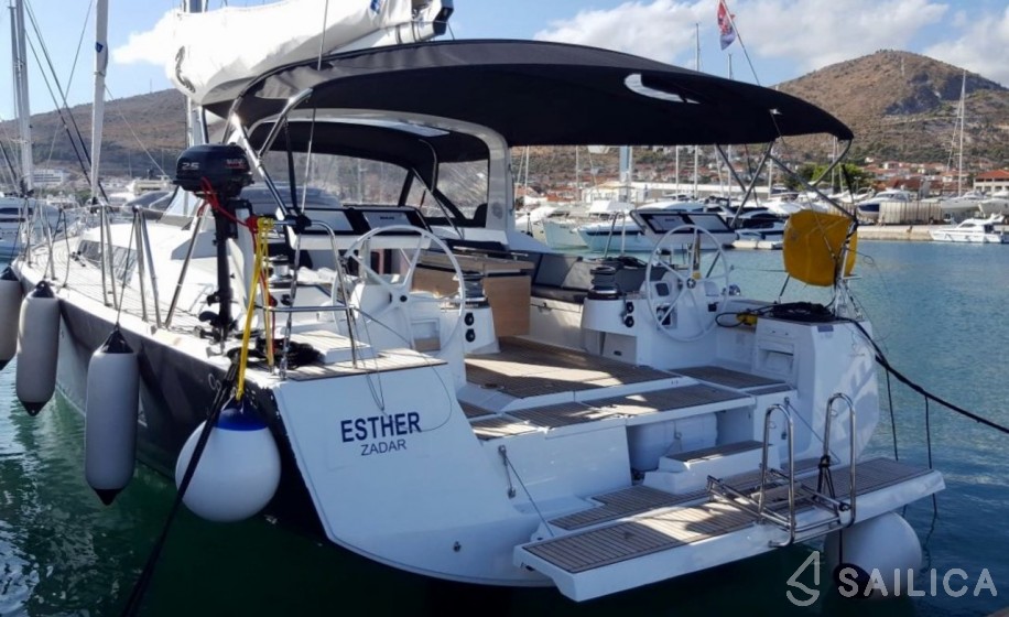 Oceanis 55 - 4 + 1 cab. - Yacht Charter Sailica