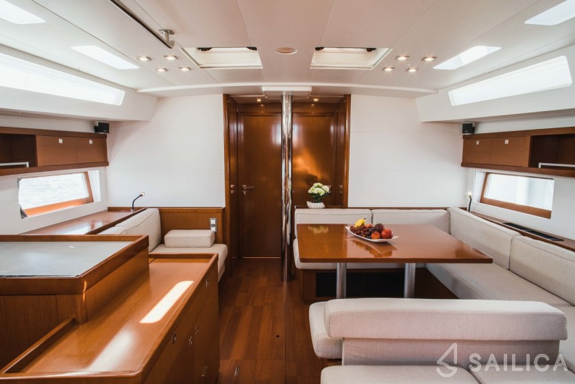 Oceanis 55 - 4 + 1 cab. - Yacht Charter Sailica