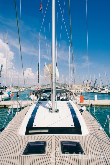 Oceanis 55 - 4 + 1 cab. - Yacht Charter Sailica