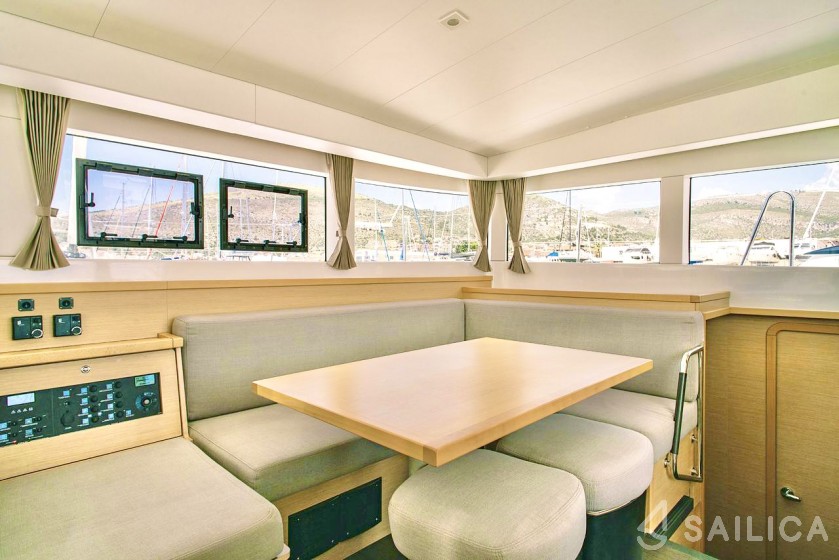 Lagoon 39 - 4 + 2 cab. - Yacht Charter Sailica