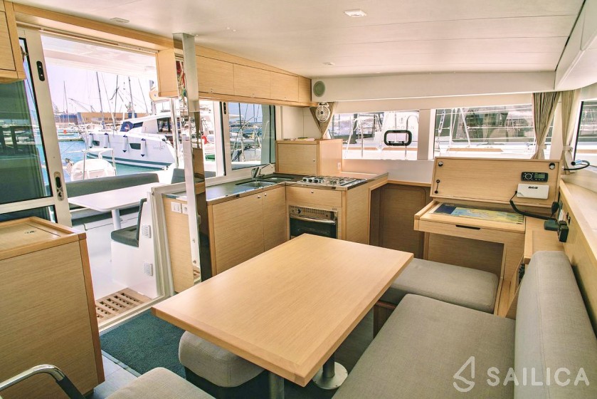 Lagoon 39 - 4 + 2 cab. - Yacht Charter Sailica