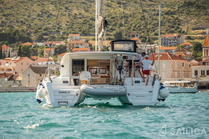 Lagoon 39 - 4 + 2 cab. - Yacht Charter Sailica