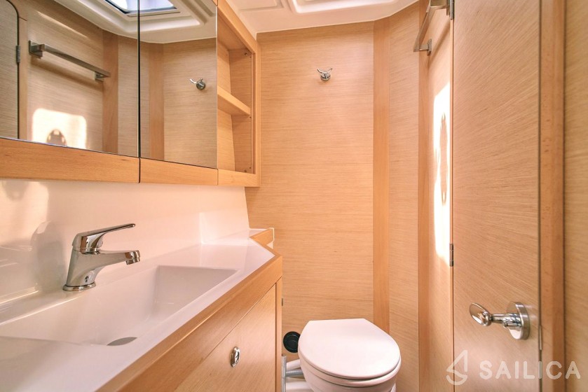 Lagoon 39 - 4 + 2 cab. - Yacht Charter Sailica