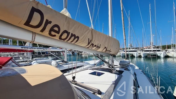 Dufour 460 GL - Yacht Charter Sailica