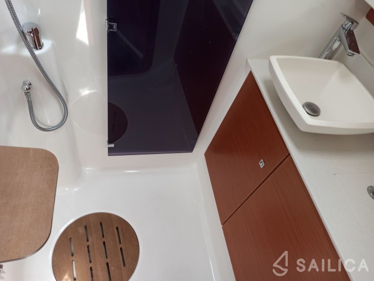 Dufour 460 GL - Yacht Charter Sailica