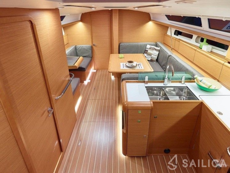 Sun Odyssey 419 - Yacht Charter Sailica