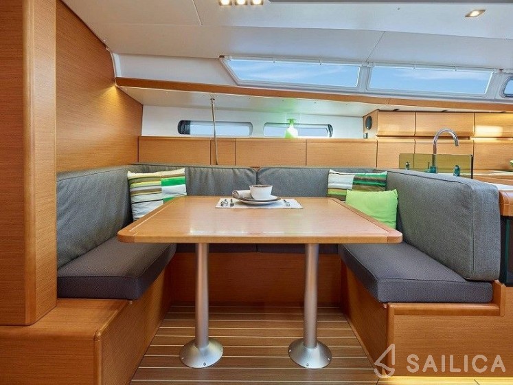 Sun Odyssey 419 - Yacht Charter Sailica
