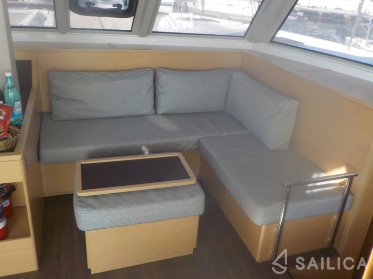 Nautitech 46 Fly - Yacht Charter Sailica