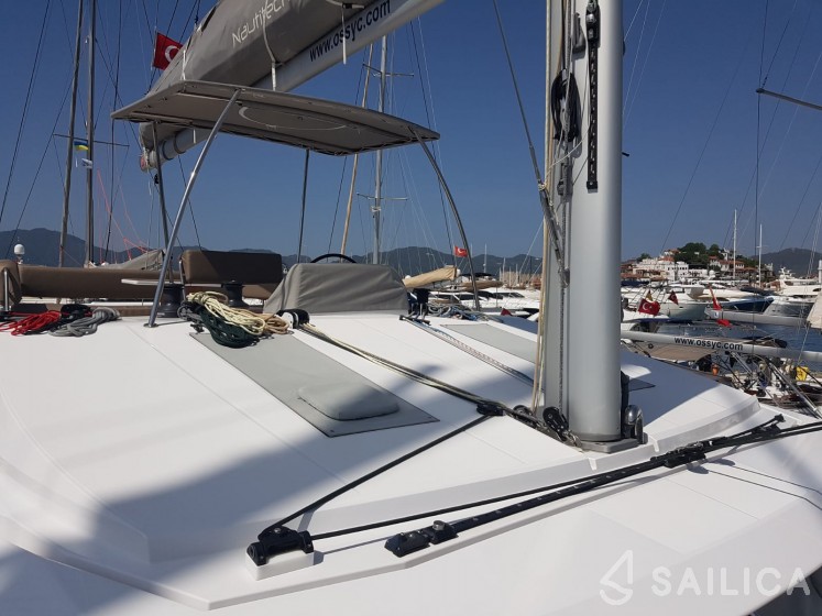 Nautitech 46 Fly - Yacht Charter Sailica