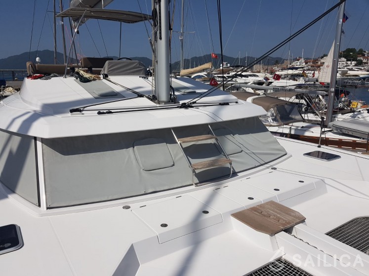 Nautitech 46 Fly - Yacht Charter Sailica
