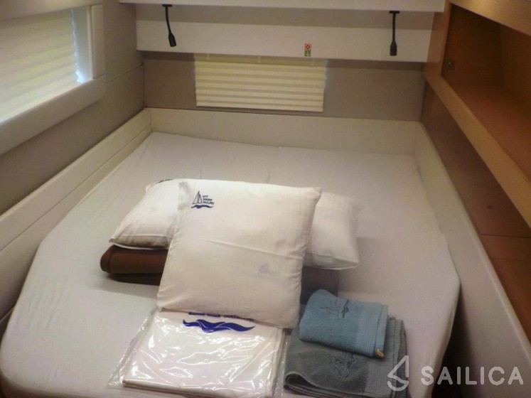 Nautitech 46 Fly - Yacht Charter Sailica