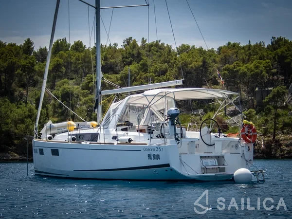 Oceanis 35.1 - Yacht Charter Sailica