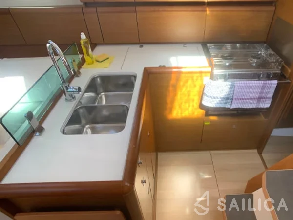 Sun Odyssey 389 - Yacht Charter Sailica