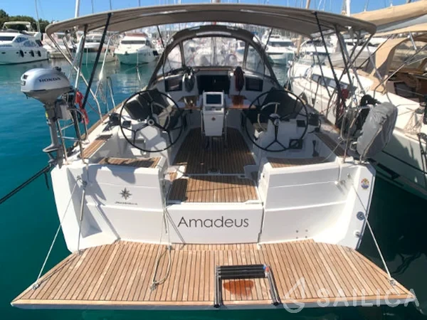 Sun Odyssey 389 - Yacht Charter Sailica