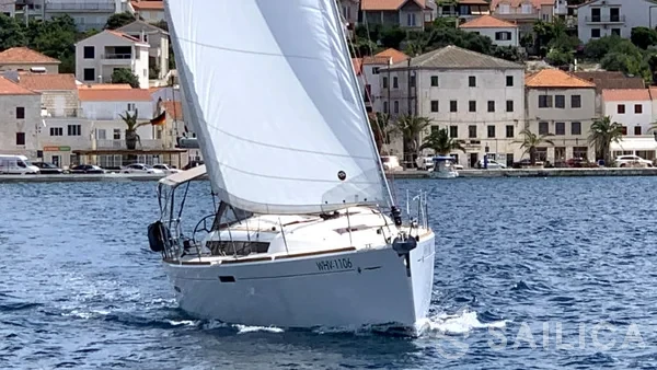 Sun Odyssey 389 - Yacht Charter Sailica