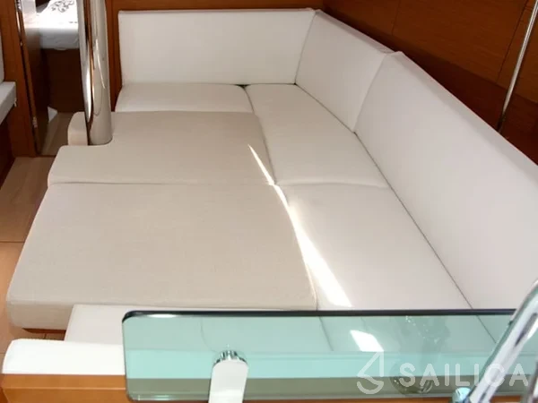 Sun Odyssey 389 - Yacht Charter Sailica