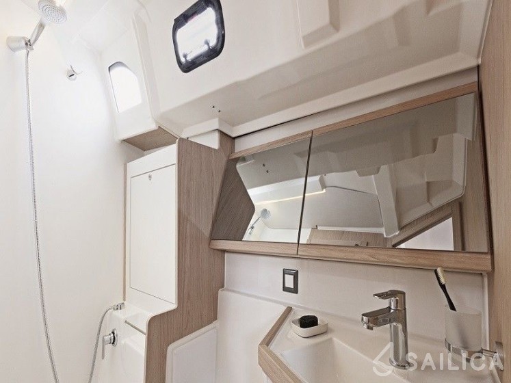 Oceanis 46.1 - Yacht Charter Sailica