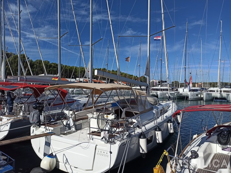 Oceanis 46.1 - Yacht Charter Sailica