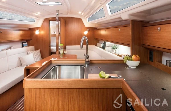 Bavaria 34 Cruiser - Yacht Charter Sailica