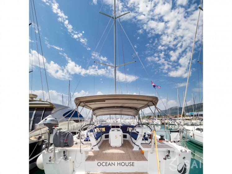Oceanis 51.1 - Yacht Charter Sailica