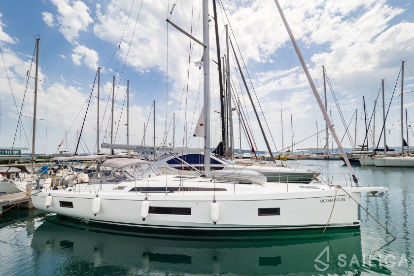 Oceanis 51.1 - Yacht Charter Sailica