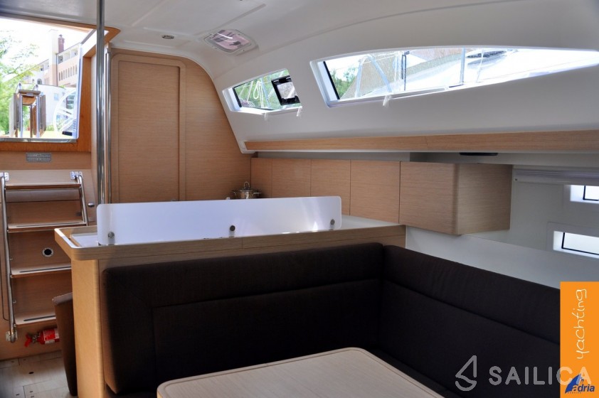 Elan 40 Impression - Yacht Charter Sailica