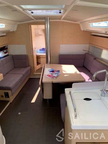 Hanse 418 - Yacht Charter Sailica