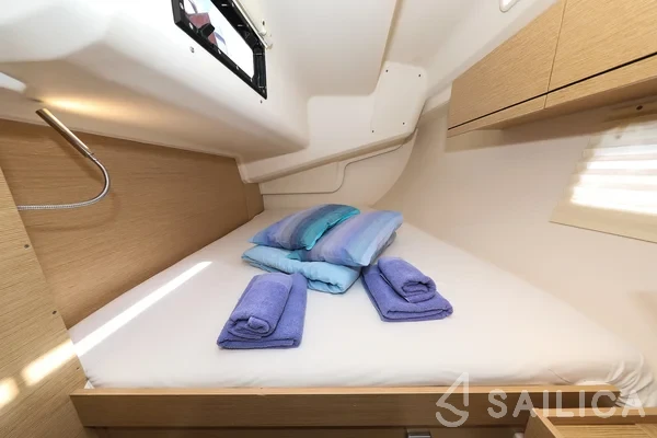 Hanse 418 - Yacht Charter Sailica