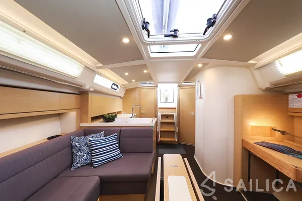 Hanse 418 - Yacht Charter Sailica