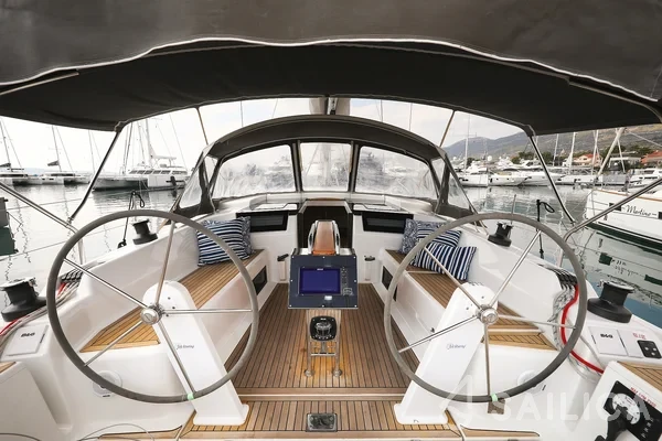 Hanse 418 - Yacht Charter Sailica