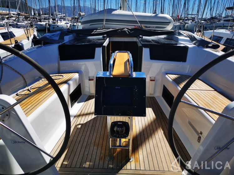 Hanse 418 - Yacht Charter Sailica