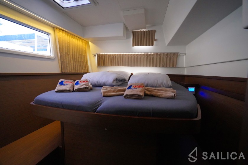 Lagoon 42 - Yacht Charter Sailica