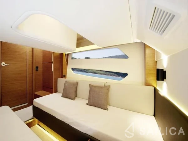 Bavaria Sport 450 HT - Yacht Charter Sailica