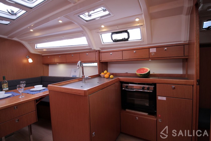 Bavaria 37 Cruiser - Yacht Charter Sailica