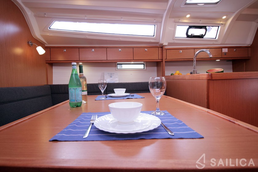 Bavaria 37 Cruiser - Yacht Charter Sailica