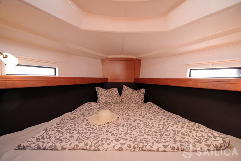 Bavaria 37 Cruiser - Yacht Charter Sailica