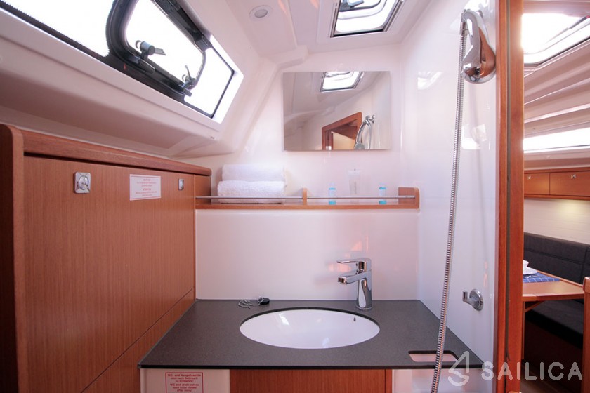 Bavaria 37 Cruiser - Yacht Charter Sailica