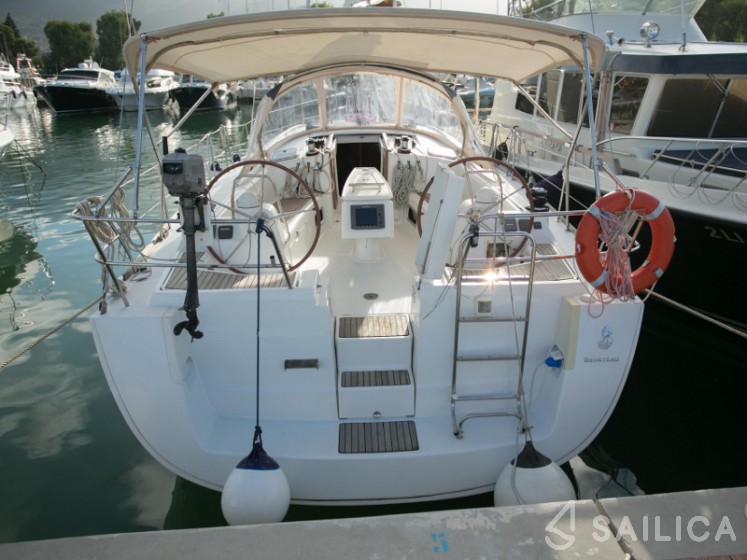 Oceanis 43 - Yacht Charter Sailica
