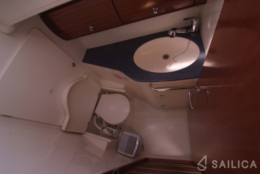 Bavaria 44 - Yacht Charter Sailica