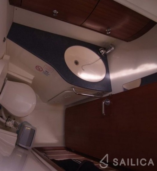 Bavaria 44 - Yacht Charter Sailica