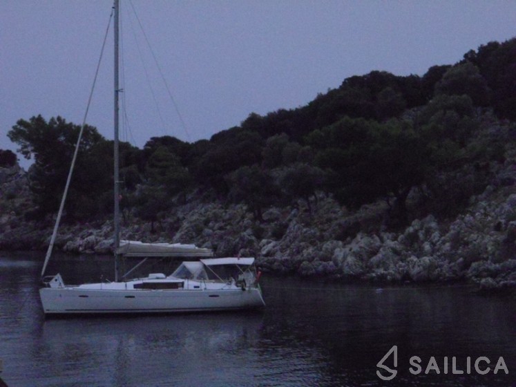 Oceanis 40 - Yacht Charter Sailica