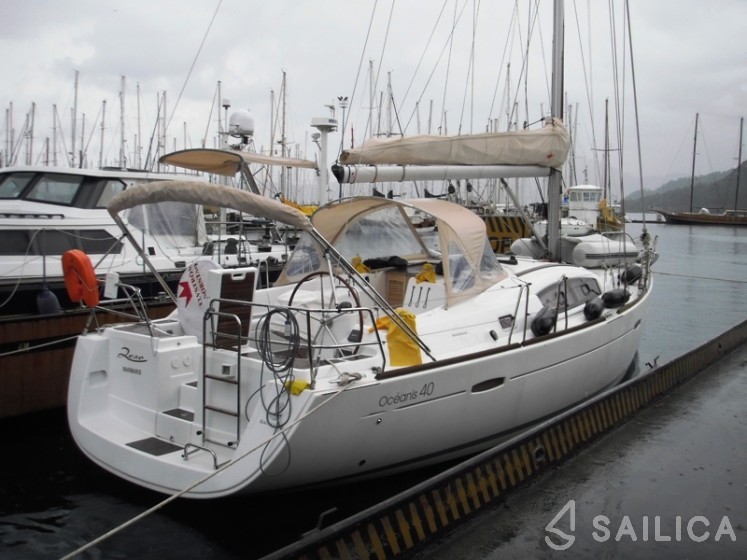 Oceanis 40 - Yacht Charter Sailica